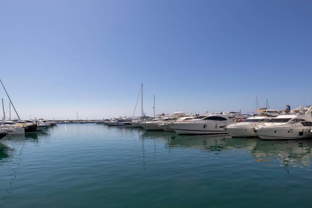 Puerto Banus Second Line, Luxury Apartement Марбелья Экстерьер фото